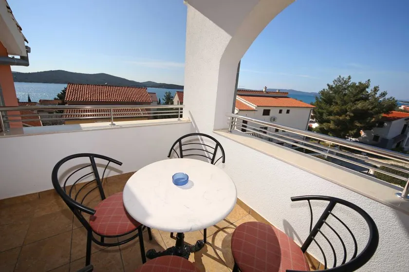 Apartments & Rooms Villa Petra - One Bedroom Apartment with Balcony and Sea View - 2 - Image 1