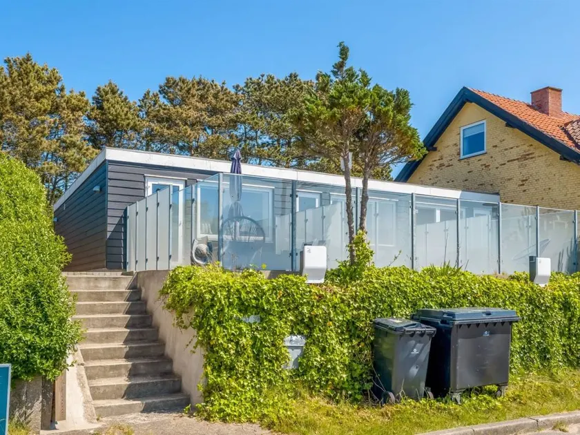 Holiday apartment with terrace - Image 1