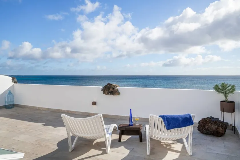 Vacation Apartment 'Maresía' with Sea View, Wi-Fi and Air Conditioning - Image 1