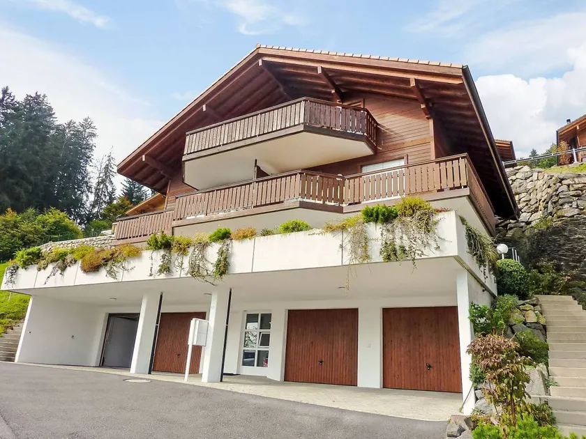 Flat with garden | Mountain view - Image 1