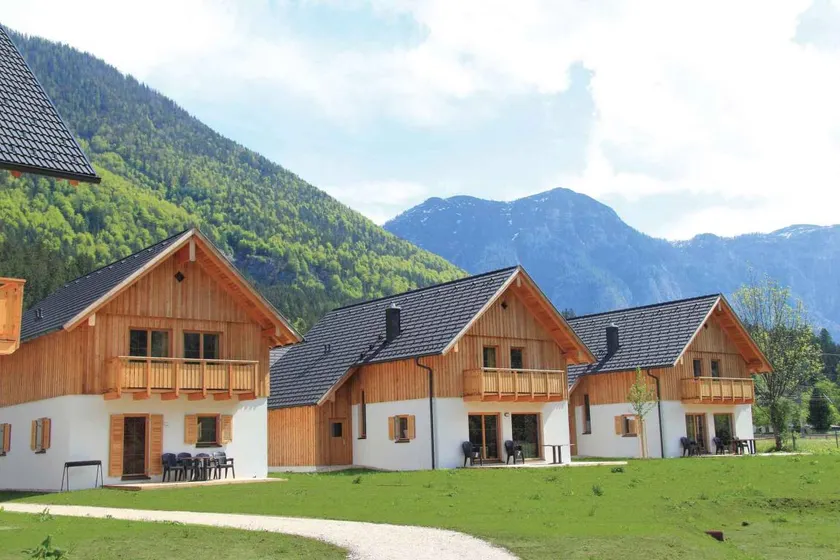 Chalet apta para familias con terraza, jardín y piscina | Admite perro - Image 1