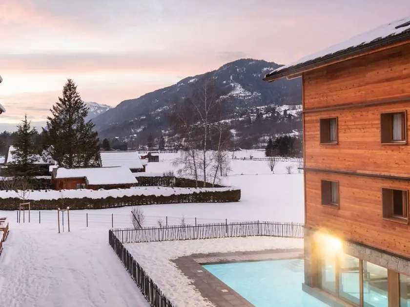 Family-friendly wonderful flat with heated pool | Mountain view | Ski nearby | Pet-friendly - Image 1