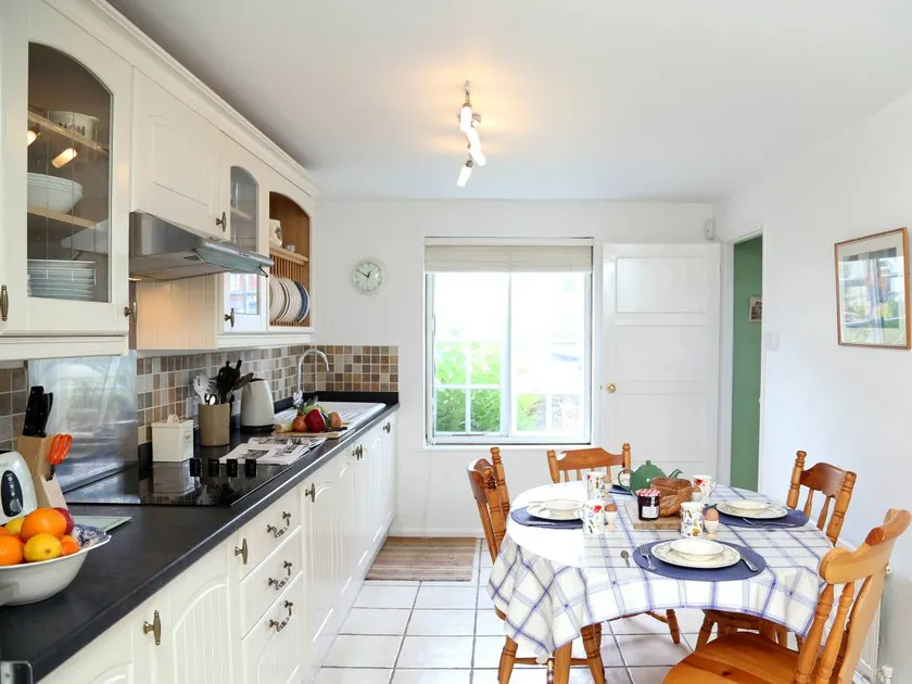 Child-friendly cottage - Image 1