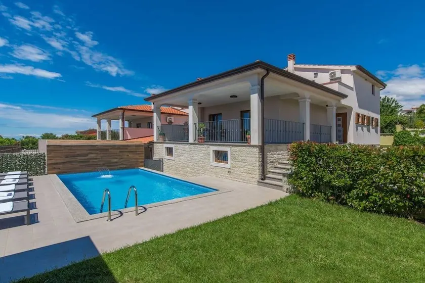 Villa with garden & barbeque - Image 1