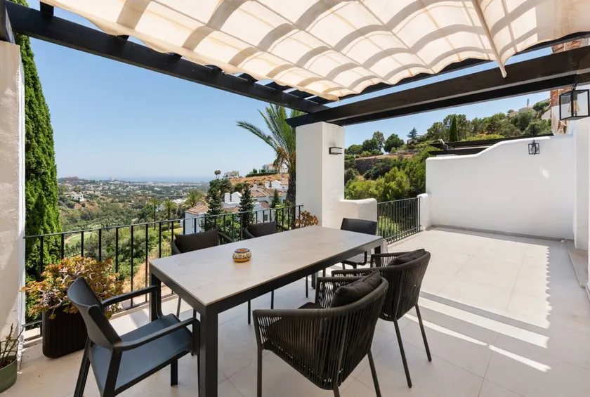 Apartment with terrace La Quinta Golf - Image 1