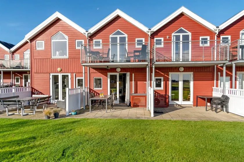 Apartment with terrace & barbeque | Sea view - Image 1
