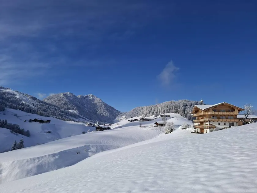 Holiday apartment with garden & BBQ | Mountain view - Image 1