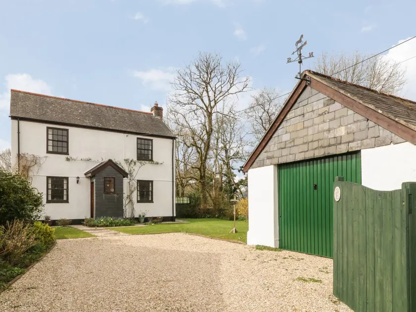 Cottage with garden - Image 1