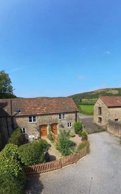 Cottage with garden - Image 1