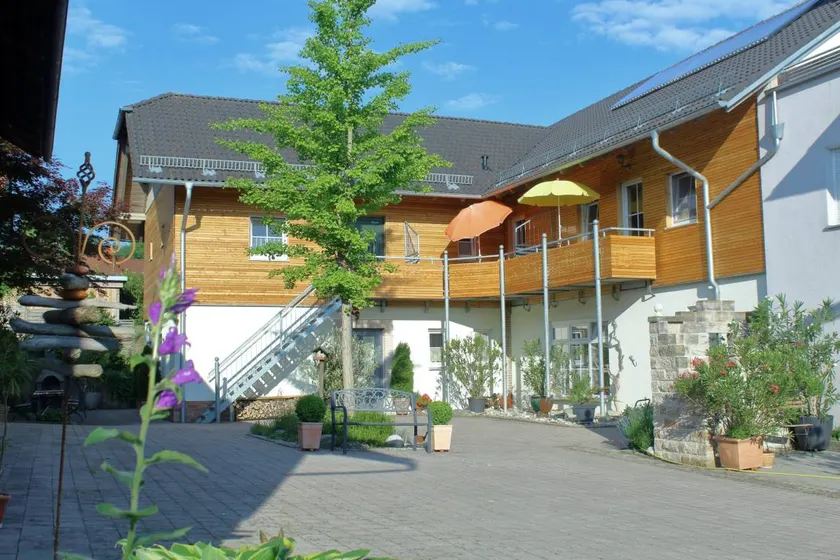Wohnung mit Grill, Terrasse und Pool | Gartenblick - Image 1