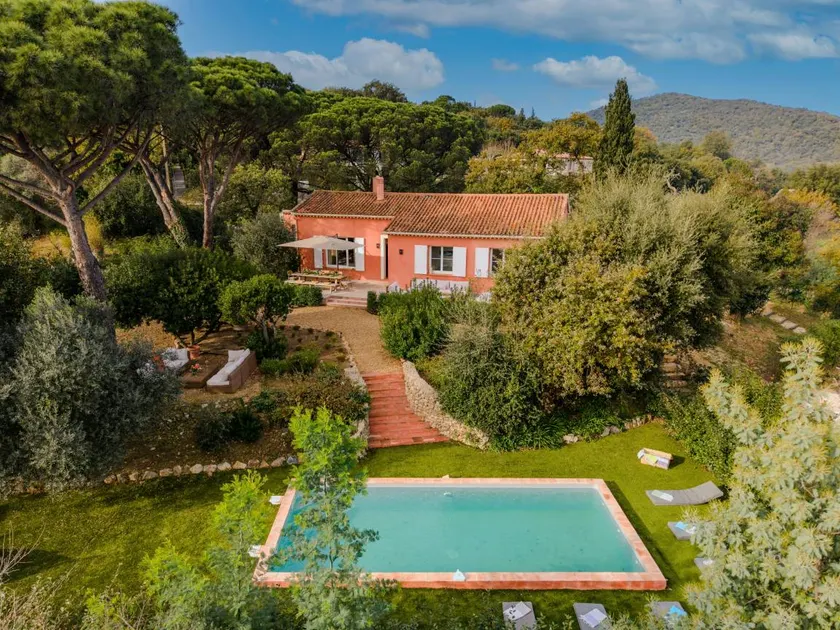Kinderfreundliches weiträumiges Ferienhaus mit Garten, Terrasse und privatem Pool | Haustierfreundlich - Image 1