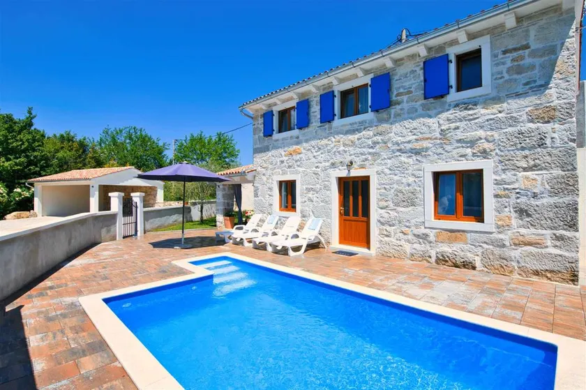 Letting with barbeque, pool & terrace | Pool view - Image 1