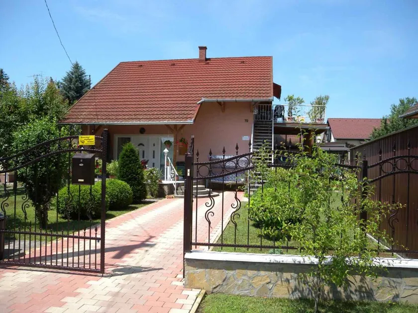 Apartment with garden & barbeque - Image 1