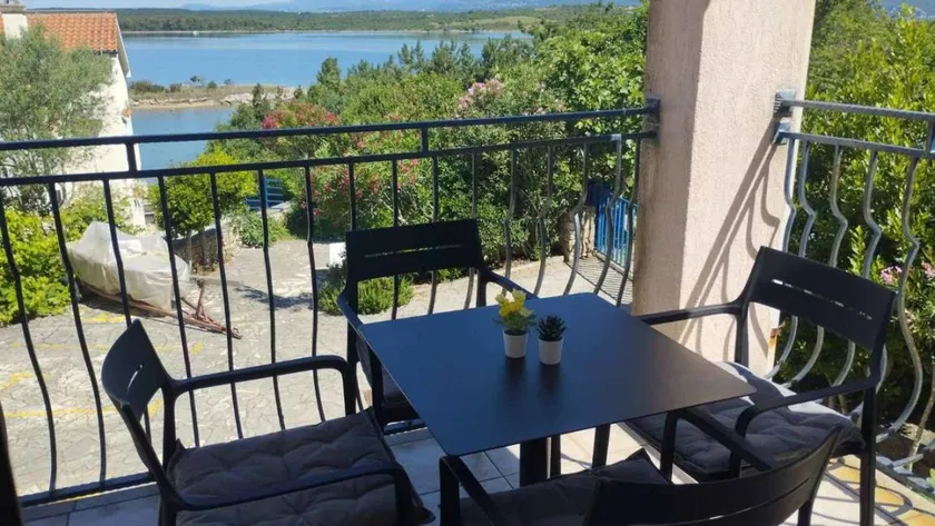 Apartment with garden & barbeque - Image 1