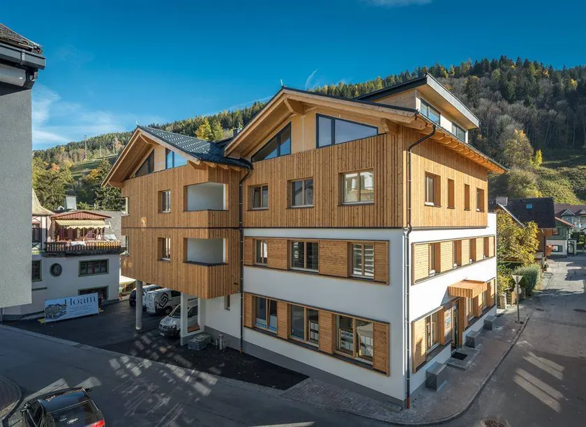 Family-oriented holiday apartment with terrace & garden | Next to the ski | Pet-friendly - Image 1