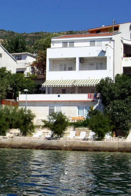 Espectacular apartamento vacacional con barbacoa y terraza | En la playa - Image 1