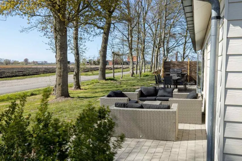 Children-friendly ample holiday home with garden, sauna & hot tub | Pets are welcome - Image 1