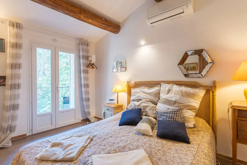 Bed and Breakfast 'Gourmandise' with Shared Pool, Wi-Fi and Air Conditioning - Image 1