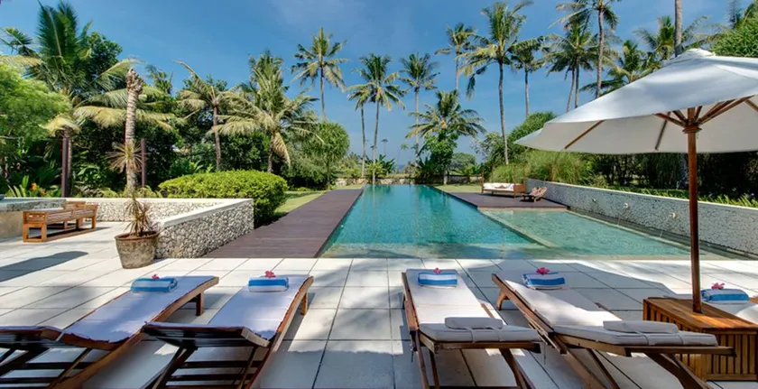 Villa with private pool & garden - Image 1
