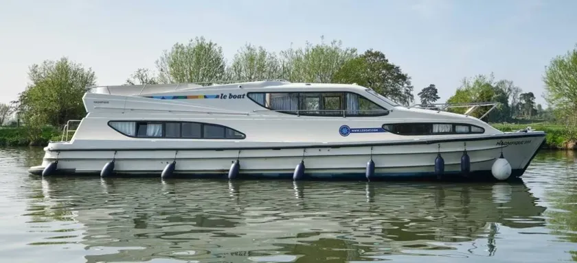 Family-oriented wonderful boat with terrace | Pets allowed - Image 1