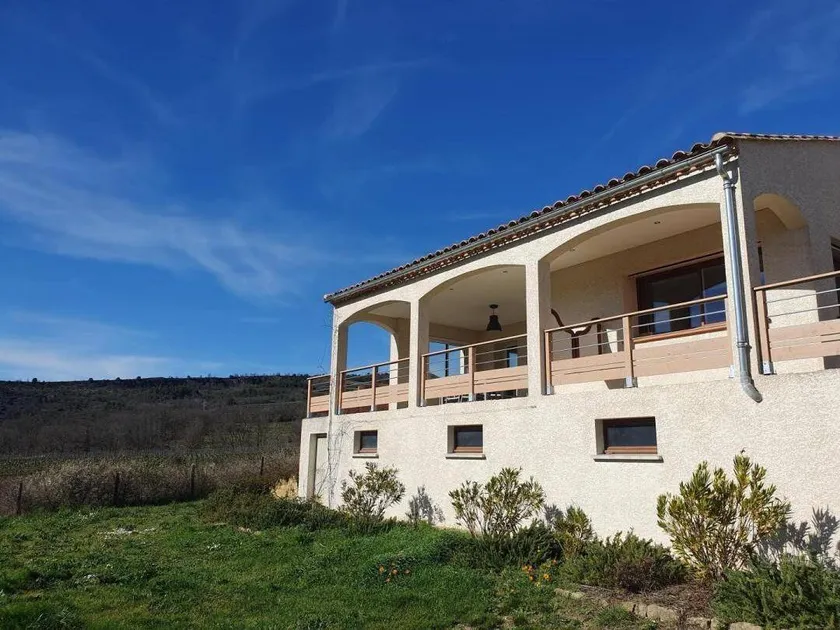 Fully equipped pleasant gite with garden & terrace - Image 1