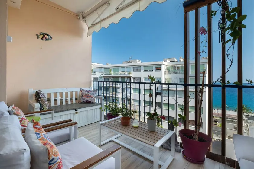 Charmant appartement de vacances entièrement équipé | Vue mer | À côté de la plage | Adapté au travail à distance - Image 1