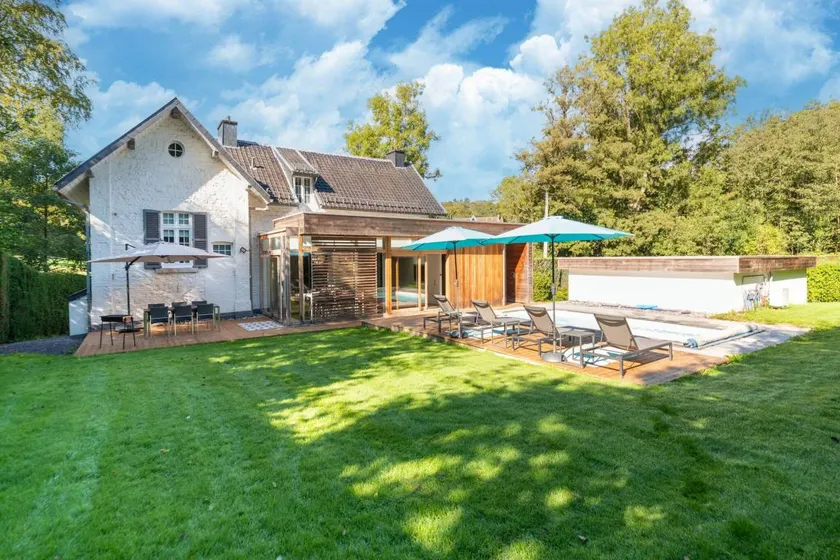 Children-friendly house with barbeque, terrace & private pool | Pets allowed - Image 1
