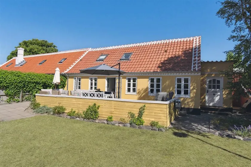 Child-friendly pleasant holiday home with garden, barbeque & terrace | Pets allowed - Image 1