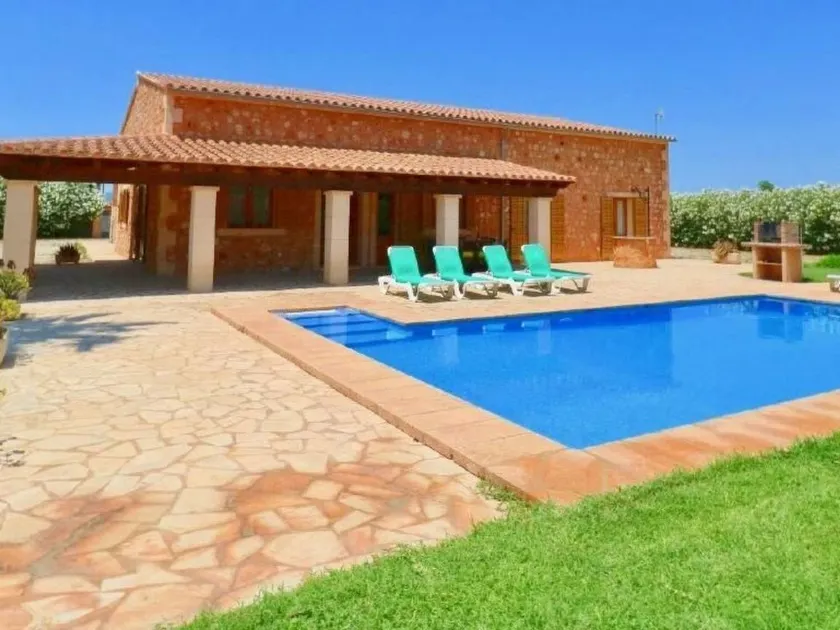 Holiday apartment with garden & BBQ - Image 1