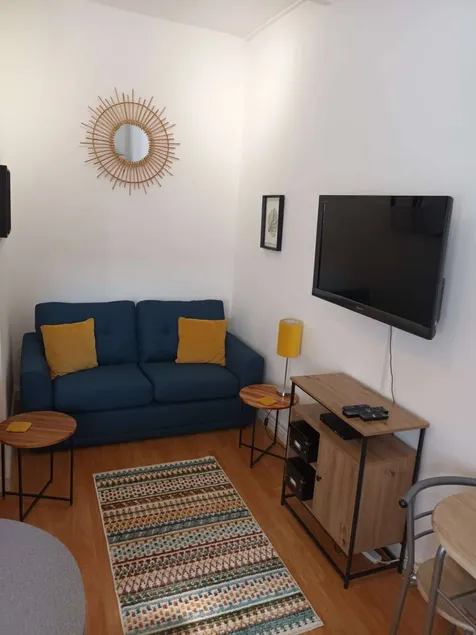 Apartment | Suitable for remote work - Image 1