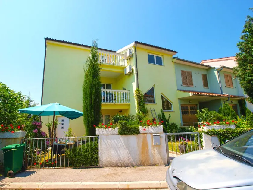 Apartamento con terraza y barbacoa | Vistas al mar - Image 1