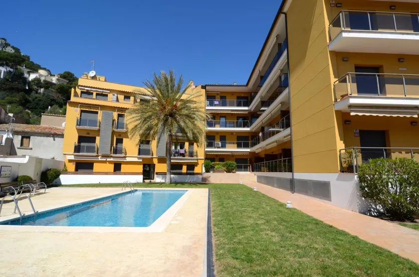 Merveilleux appartement entièrement équipé avec piscine, terrasse et jardin | À côté de la plage - Image 1