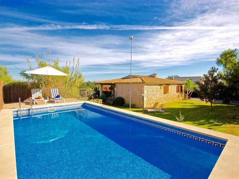 Children-friendly beautiful house with terrace, barbeque & garden | Mountain view - Image 1