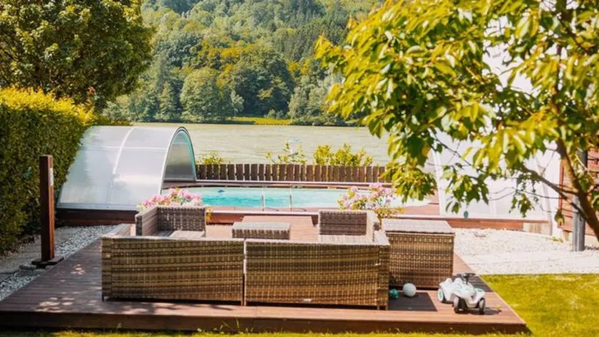 Child-friendly house with pool, garden & BBQ | Good for workation - Image 1