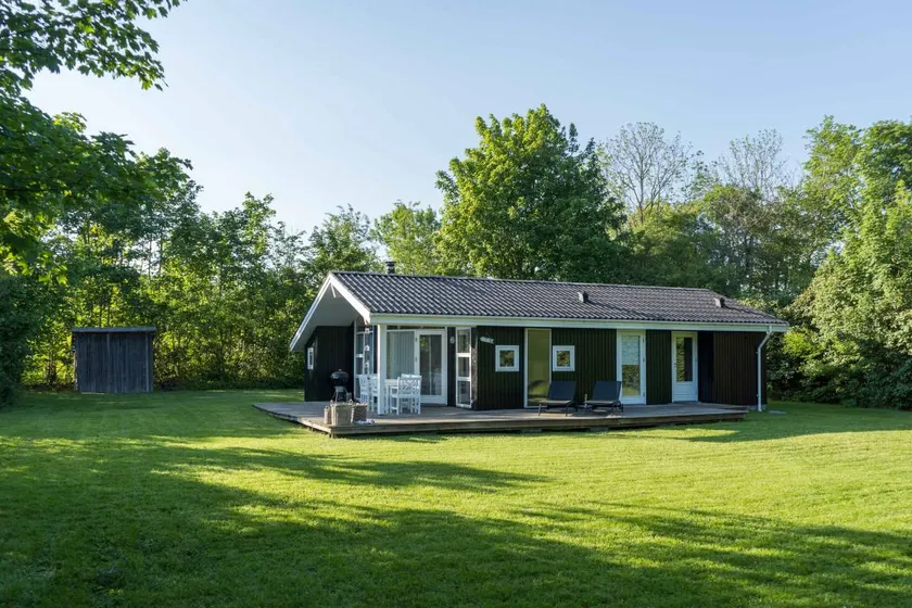 Children-friendly nice holiday home with terrace, garden & barbeque - Image 1