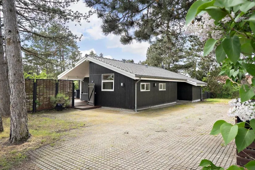 Child-friendly wonderful house with barbecue, jacuzzi & terrace | Pet-friendly - Image 1
