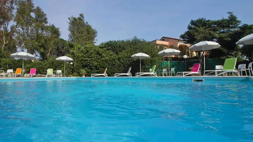 Appartement de vacances avec piscine, jardin et terrasse - Image 1