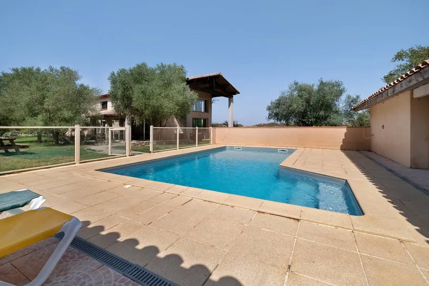 Holiday Home with Private Pool, Terrace, Stunning View, and Wi-Fi - Image 1