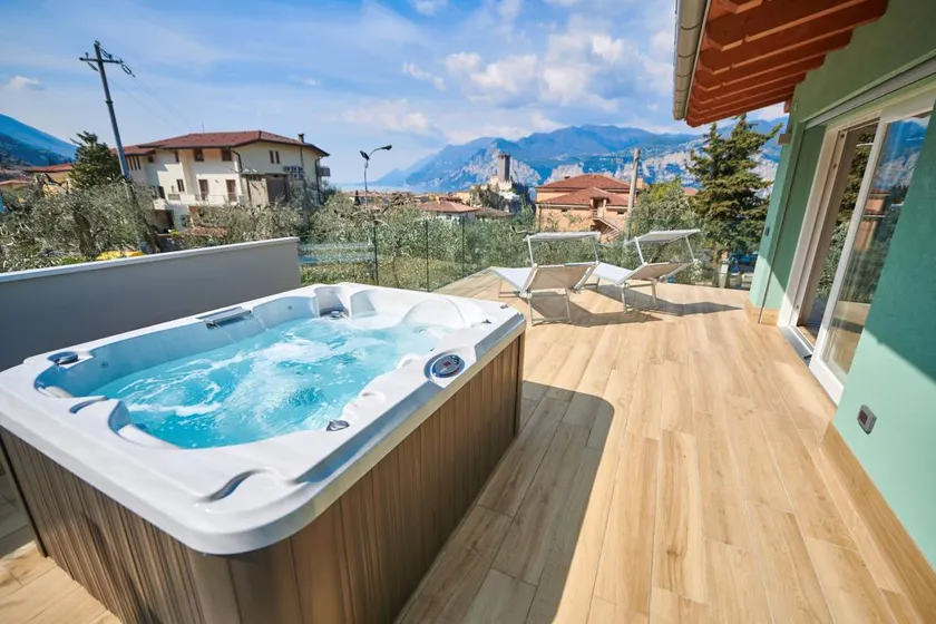 Villa with garden, barbecue & hot tub | Garden view - Image 1