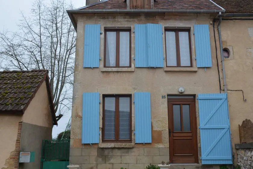 House with terrace & garden | City view - Image 1