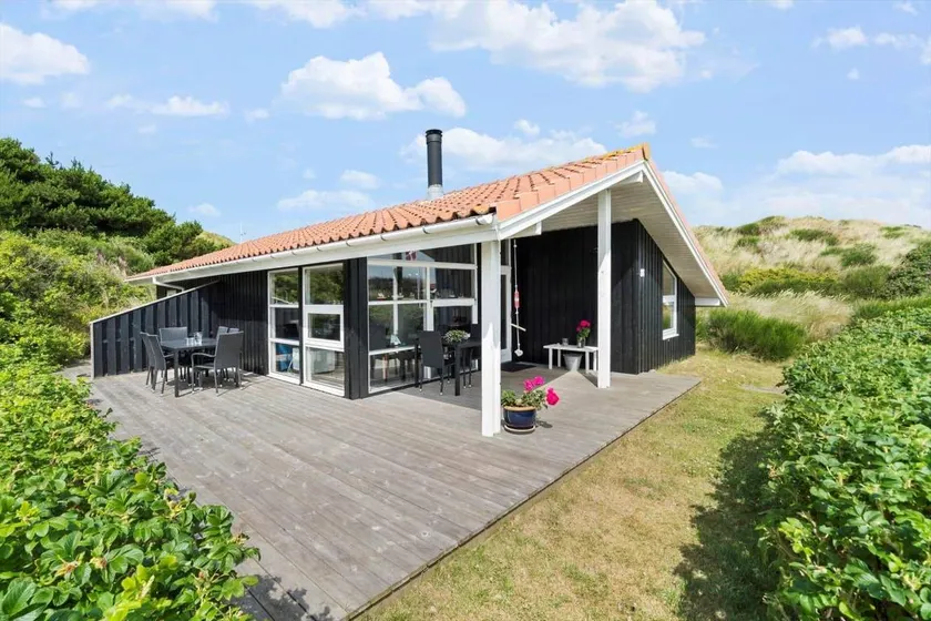 Nice holiday home with terrace | Close to the beach | Pets allowed - Image 1