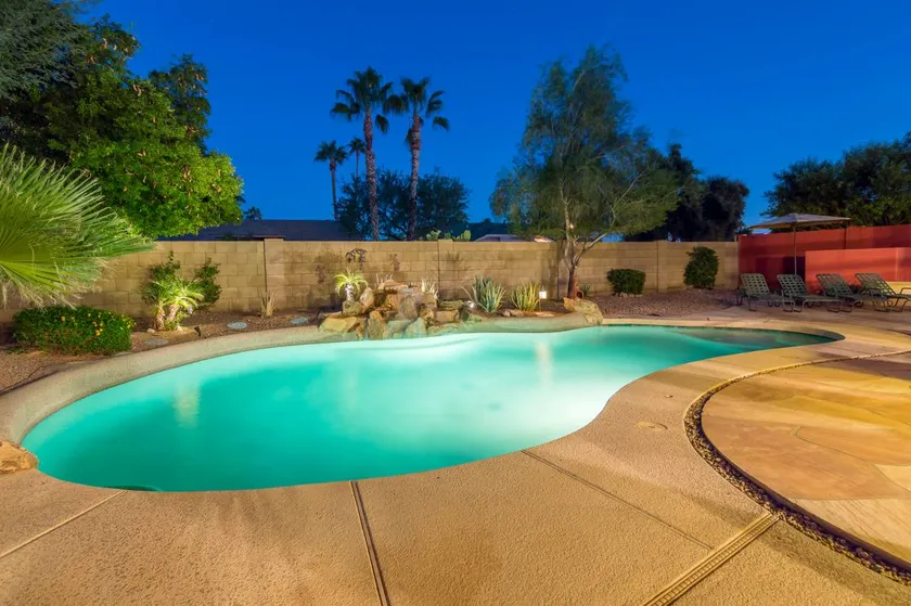 Maison de vacances avec barbecue, jardin et piscine privée - Image 1