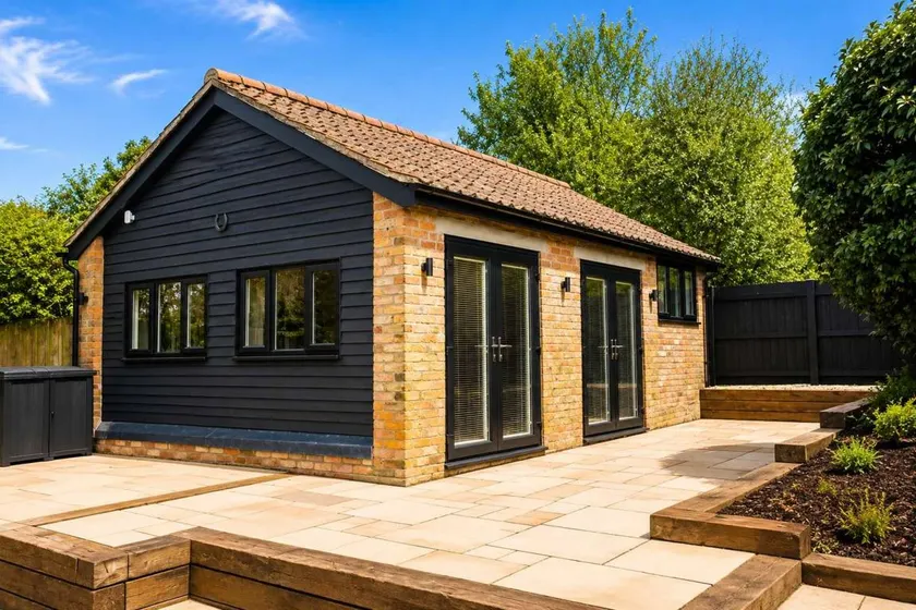 Historic Cambridgeshire Cottage Retreat with Hot Tub - Image 1