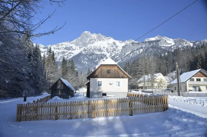 Flat with garden & barbeque - Image 1