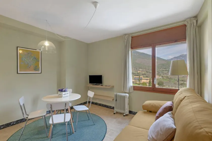 Apartment 'Vall' with Mountain View, Shared Garden and Wi-Fi - Image 1