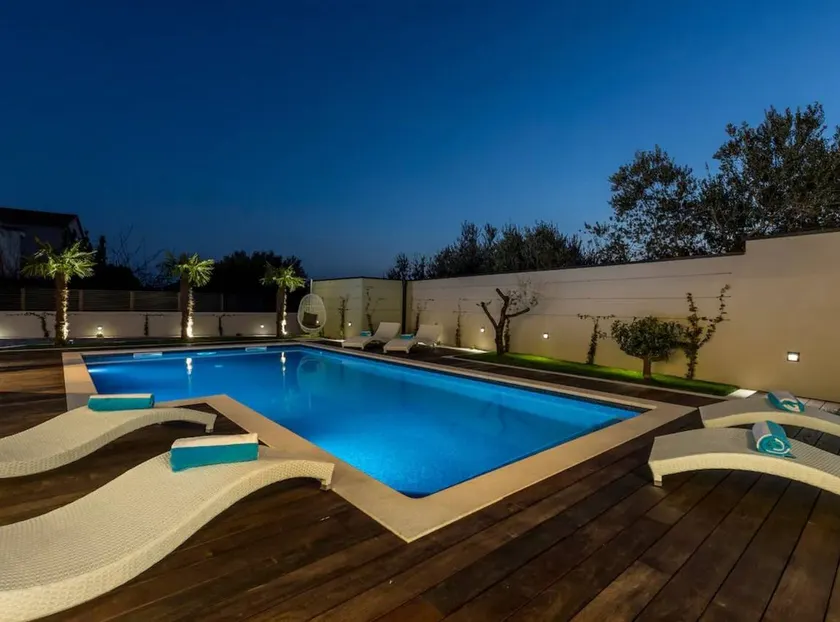 Sophisticated Oasis Residence Villa With Pool - Image 1