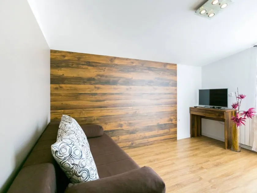Flat with terrace, garden & barbeque - Image 1