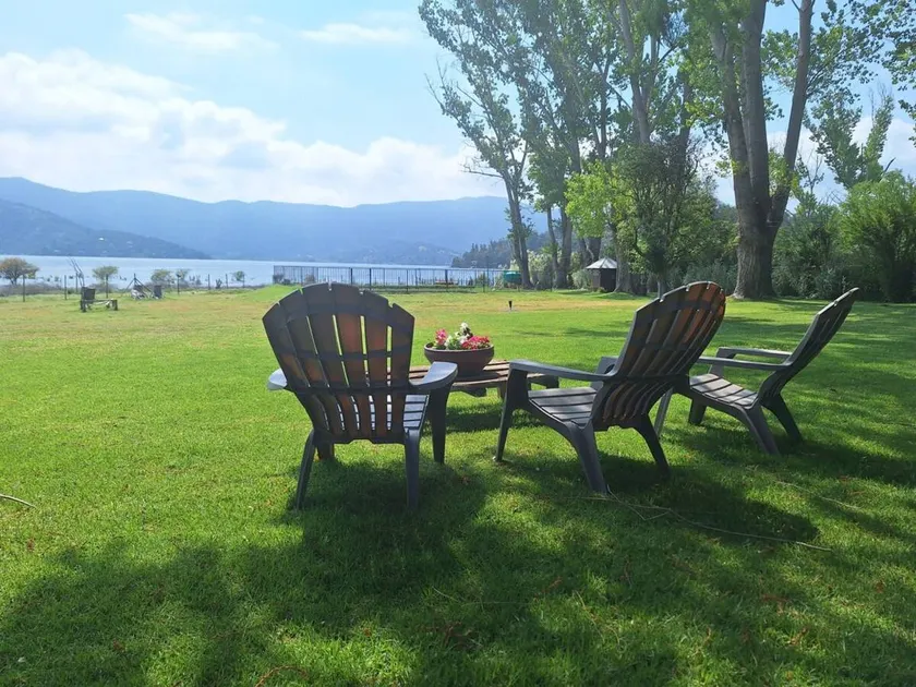 Lakefront Aculeo Red House Wifi Pet & Wood Hot Tub - Image 1