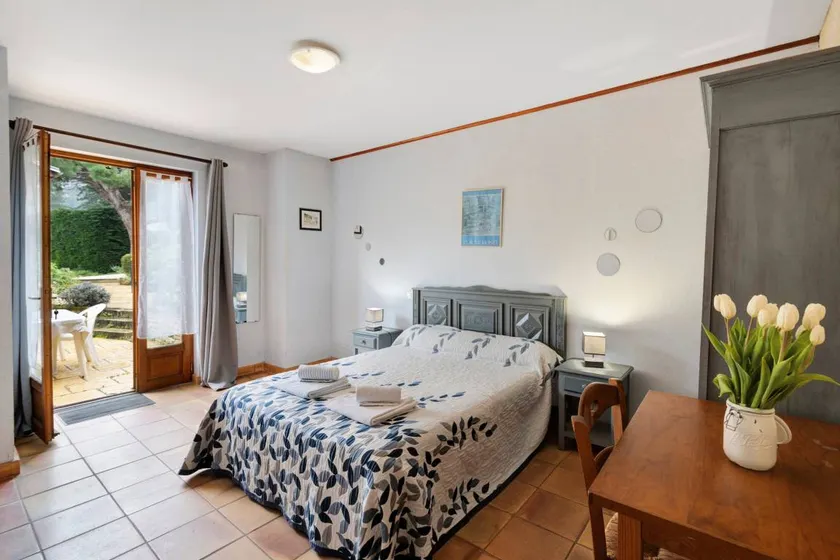 Family-friendly pleasant bed & breakfast with terrace, garden & heated pool | Garden view - Image 1