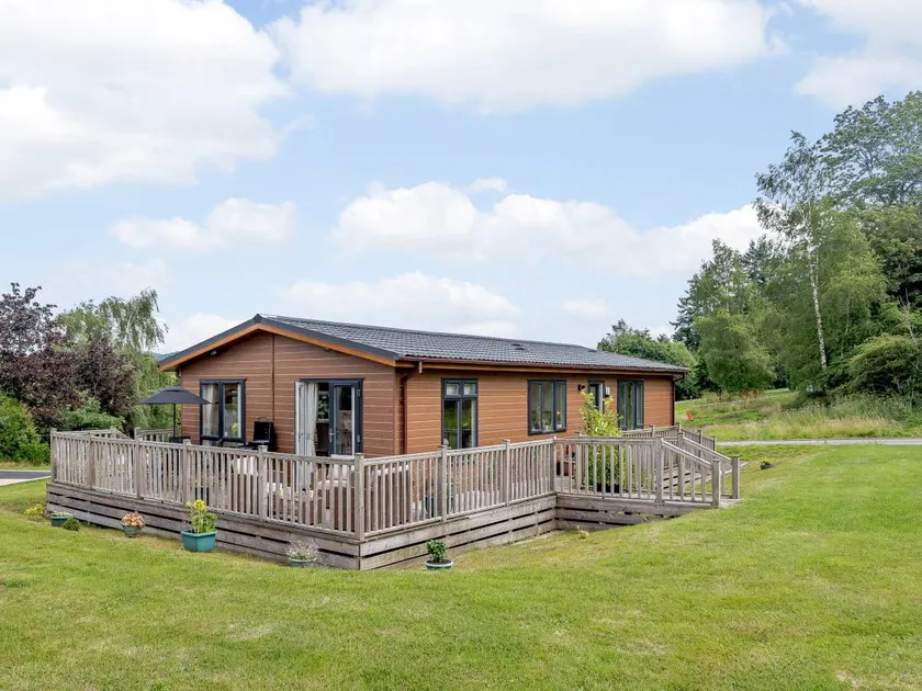Child-friendly cottage with garden & barbeque | River view | Pets are welcome - Image 1